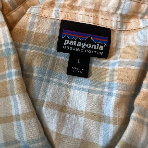 Patagonia short sleeve button down - Picture 4 of 4